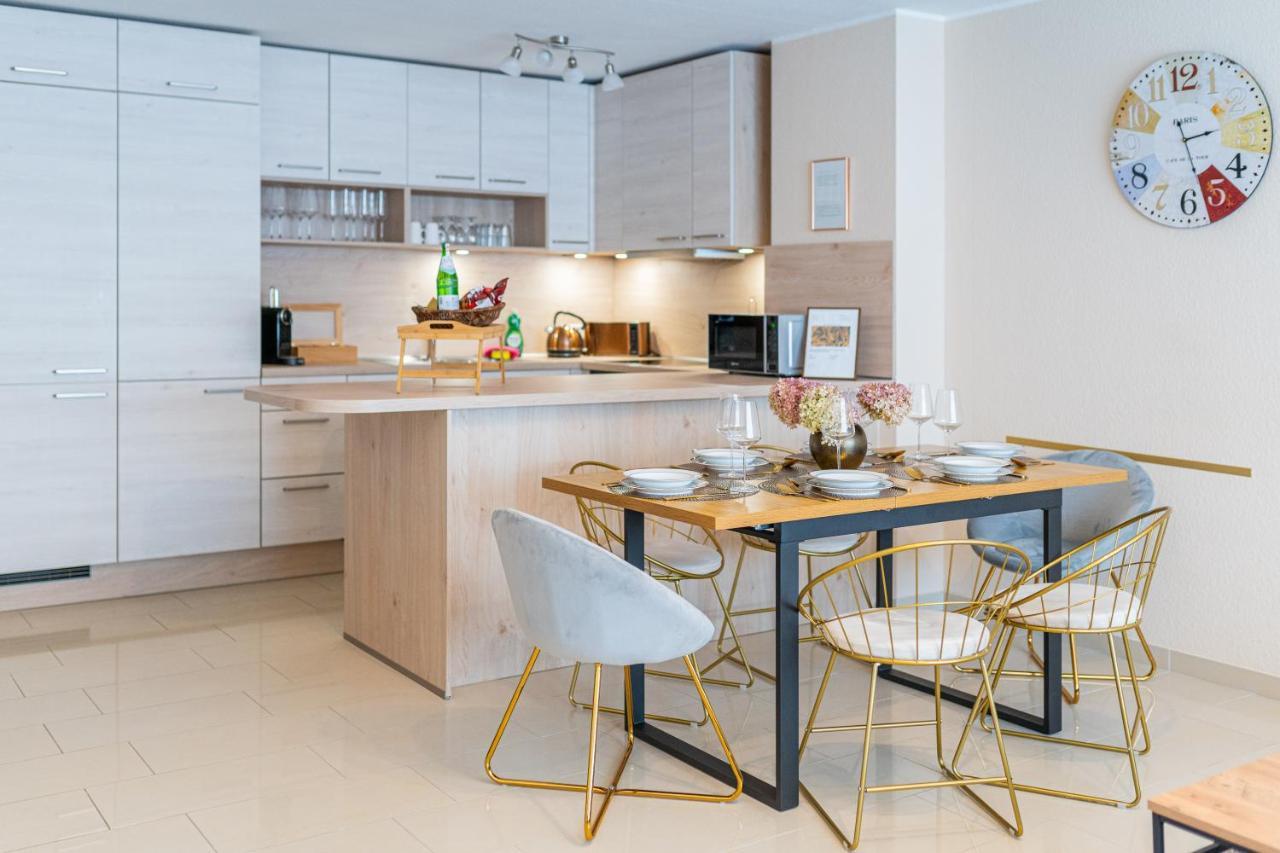 Golden Design Apartment Familie Business 6 Pers Buero Fitnessecke Naehe Messe Dus 1000 Mbit 뒤스부르크 외부 사진