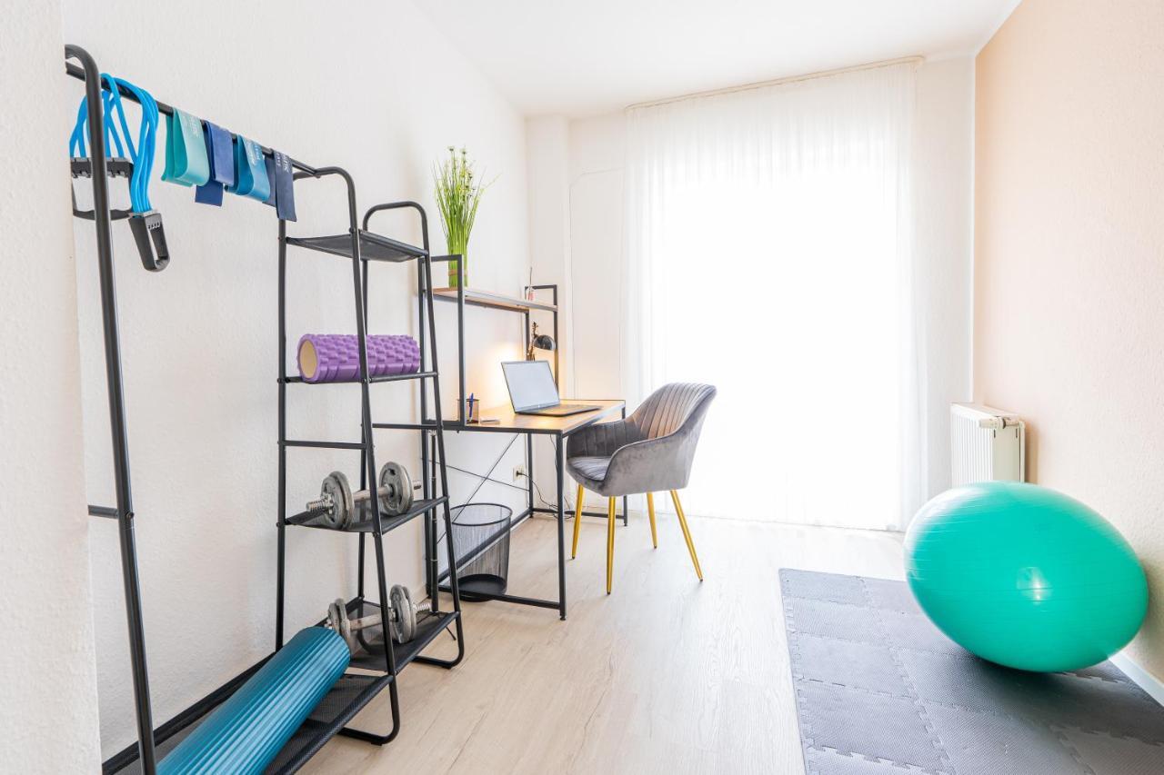 Golden Design Apartment Familie Business 6 Pers Buero Fitnessecke Naehe Messe Dus 1000 Mbit 뒤스부르크 외부 사진