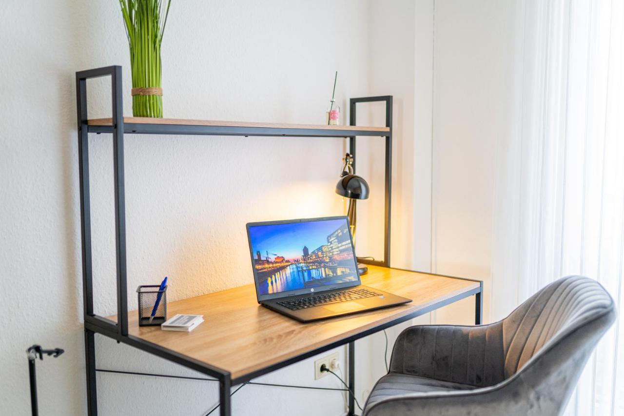 Golden Design Apartment Familie Business 6 Pers Buero Fitnessecke Naehe Messe Dus 1000 Mbit 뒤스부르크 외부 사진
