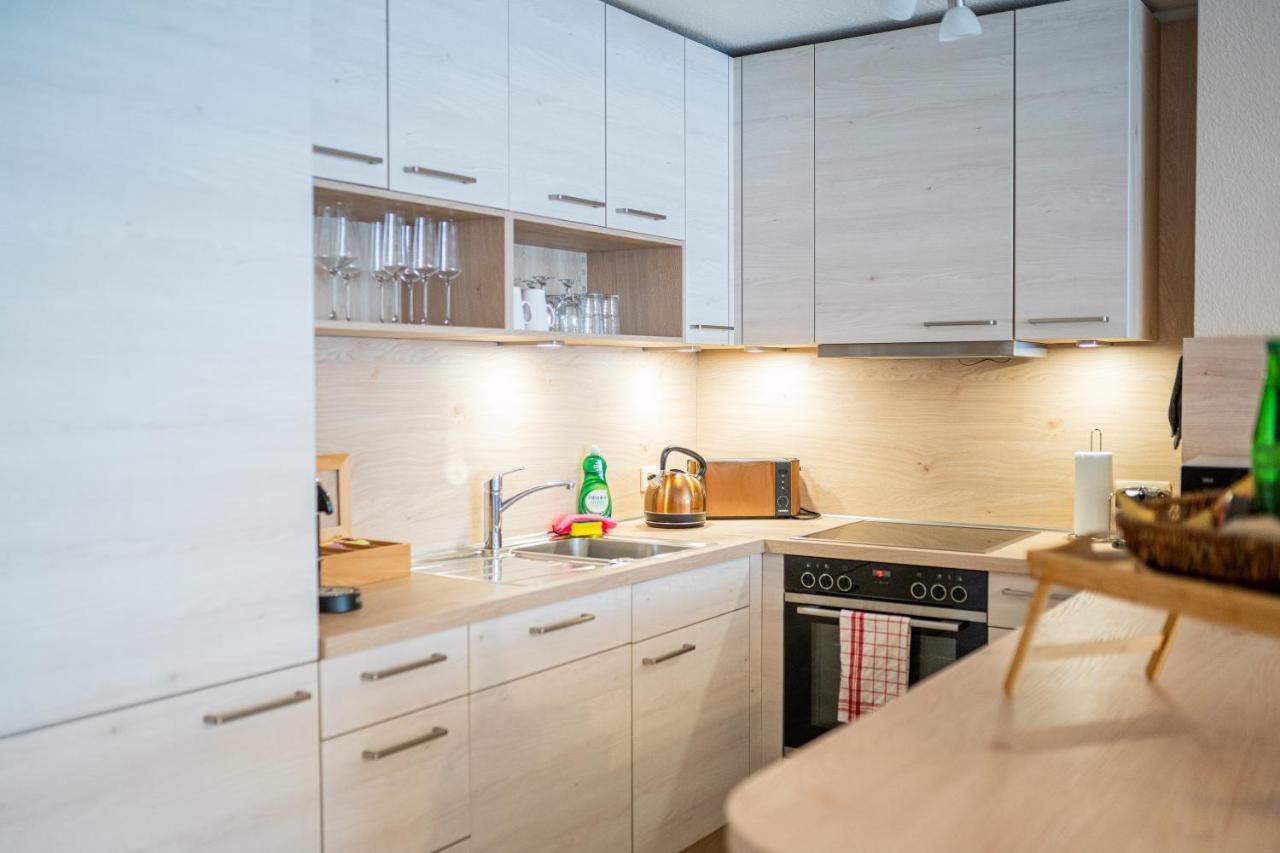 Golden Design Apartment Familie Business 6 Pers Buero Fitnessecke Naehe Messe Dus 1000 Mbit 뒤스부르크 외부 사진